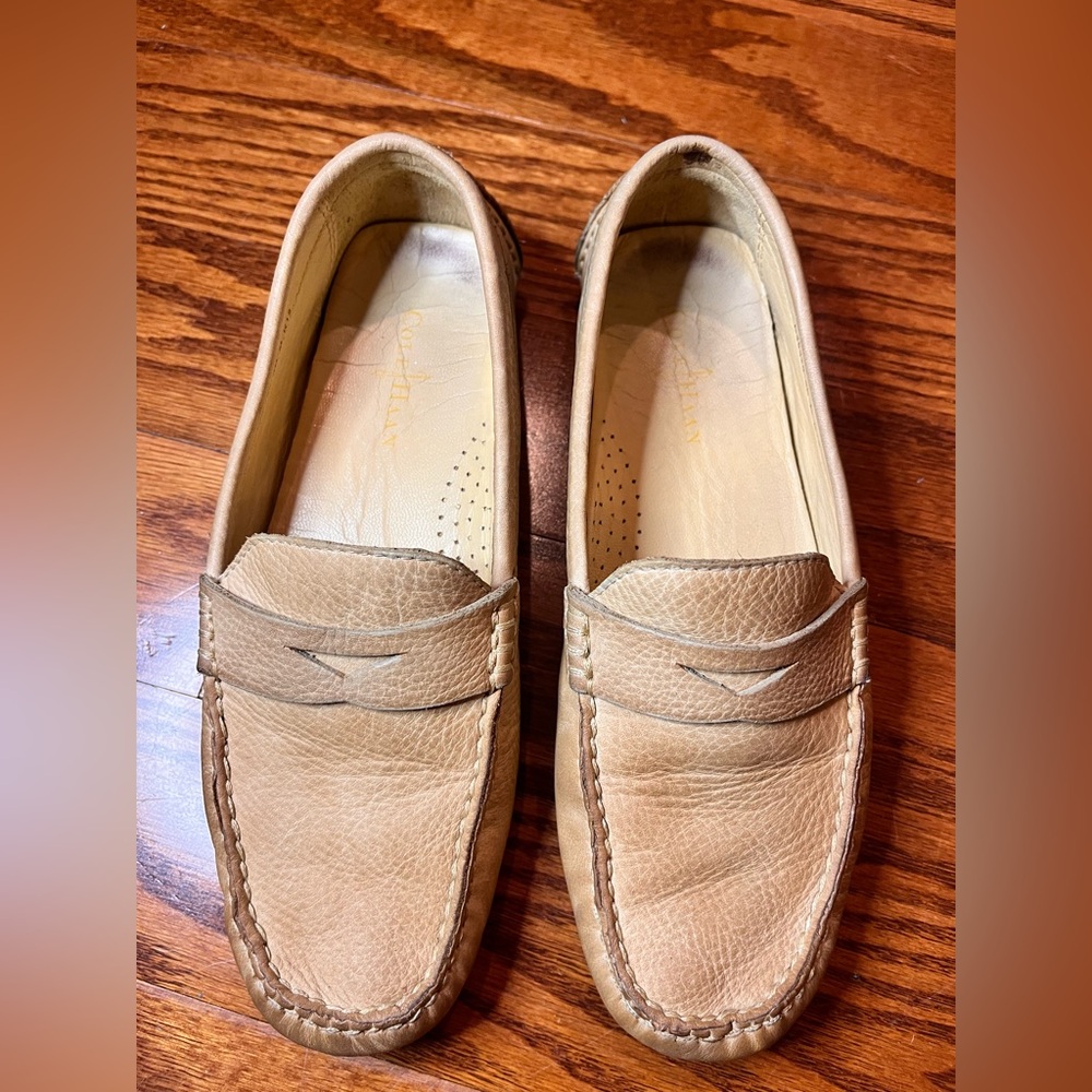 Cole Haan Trillby Penny Loafer Driving Shoe Beige Leather 6 B Moccasins - Picture 5 of 6